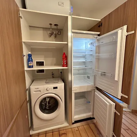 1bd Apartment *